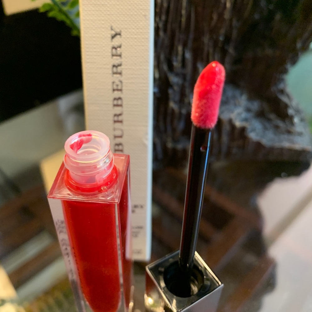 SOLD⛔️Authentic BURBERRY 6ml military red lip gloss NIB - Picture 5 of 9